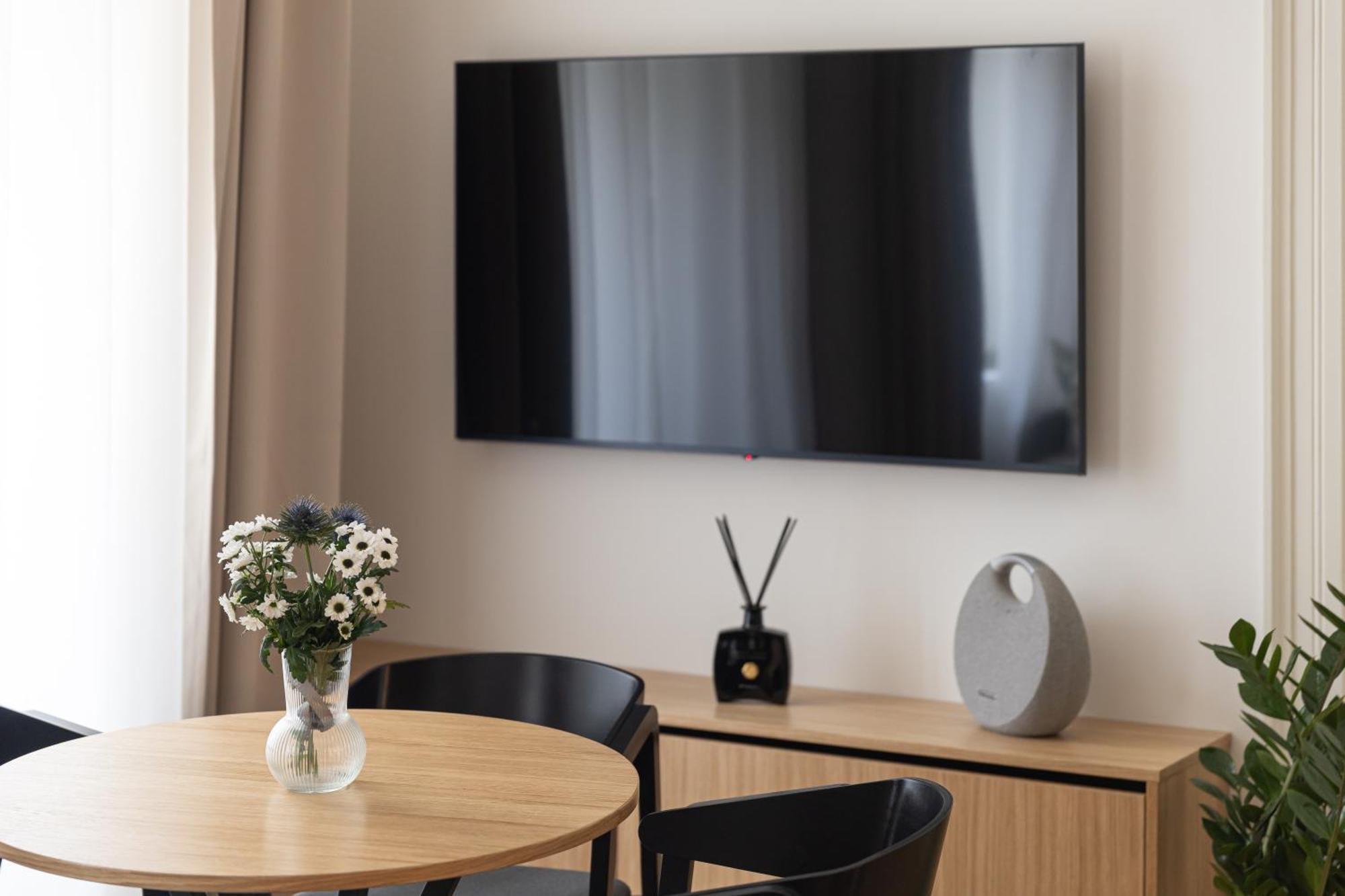 Hotel apartamentowy R16 Residences