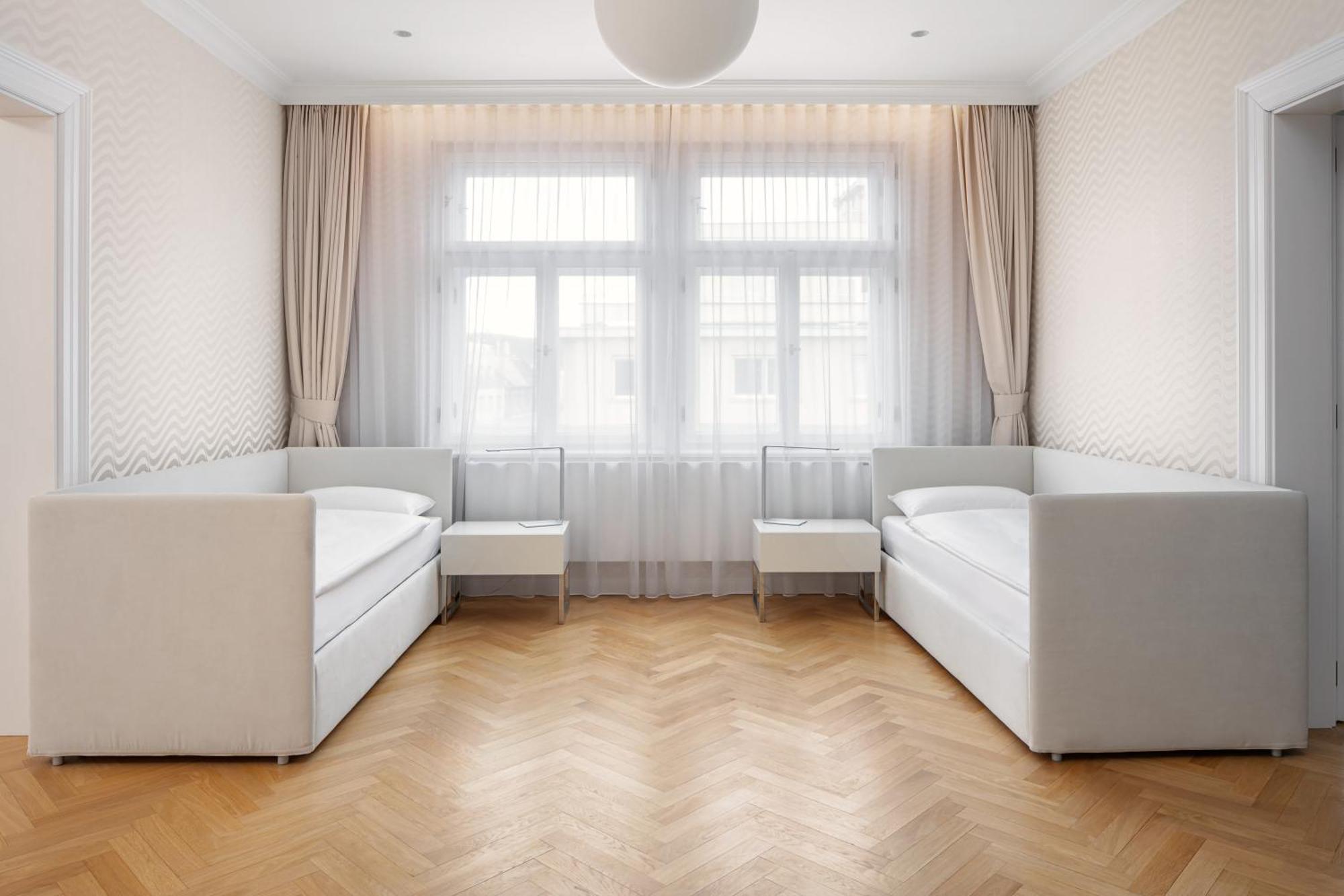 R16 Residences Apartahotel 5*