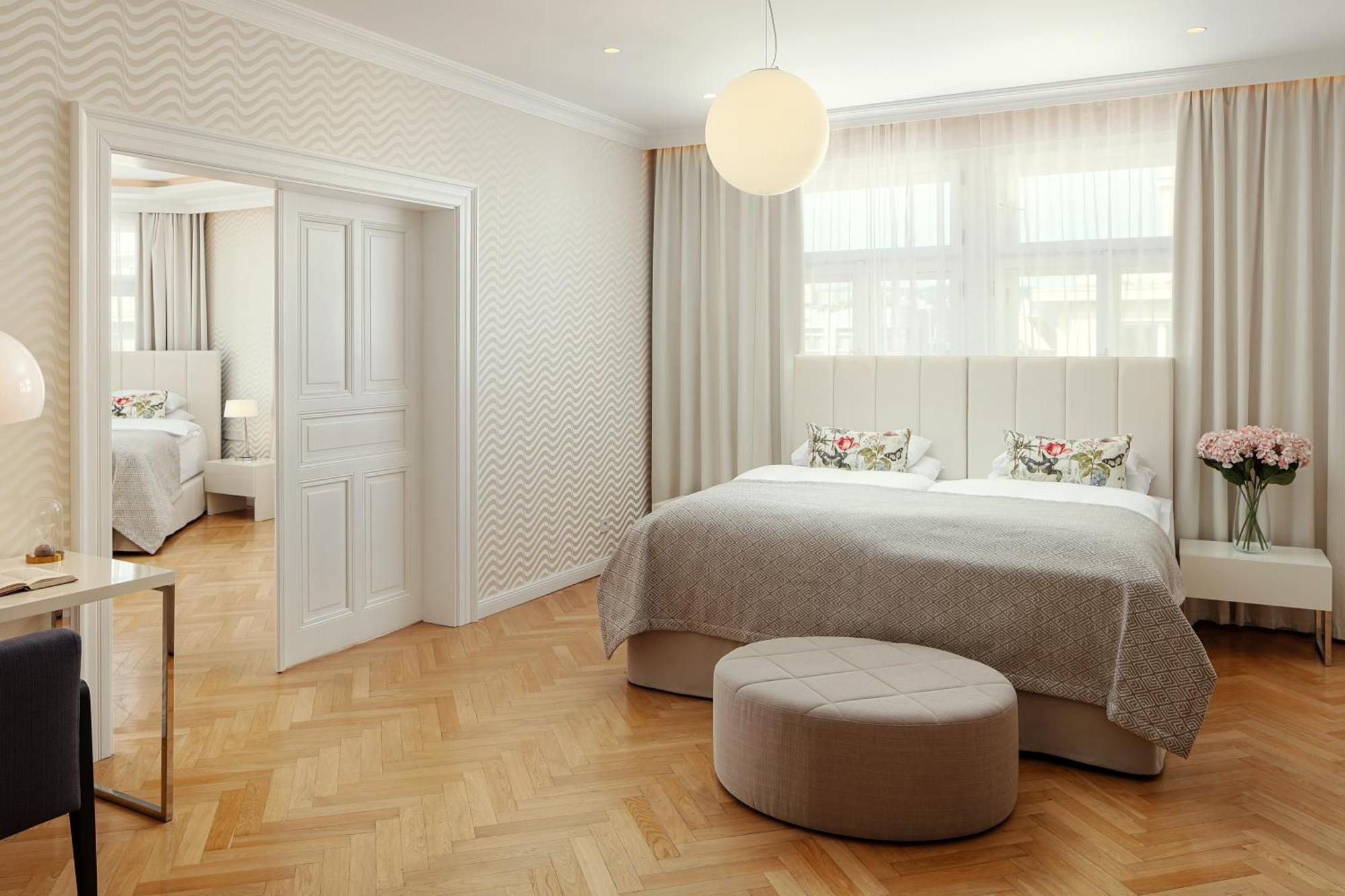Hotel apartamentowy R16 Residences